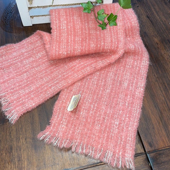 Donegal Vintage Wool Scarf - Picture 2 of 5